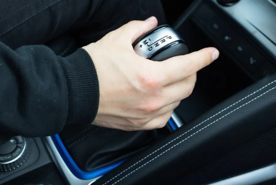 Lo que debes saber al cambiar de un coche manual a uno automático